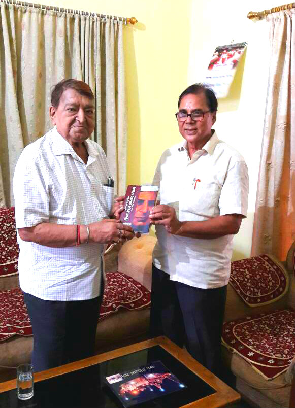 Dr.Madhepuri with Chief Post Master General Shri B.D.Tekriwal at Vrindavan , Madhepura .