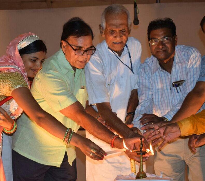 Educationist Dr.Bhupendra Madhepuri inaugurating an event of Navachar Rang Mandal with Ex-MP & VC Dr.Ramjee Singh , Dr.BN Viveka , Pr.Sangeeta Yadav and others at BP Mandal Nagar Bhawan , Shahid Chulhaye Marg , Madhepura .